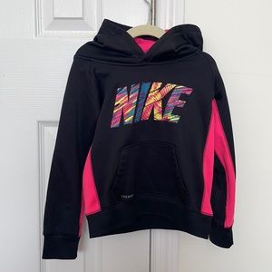 Nike therma-fit sweatshirt hoodie 4t